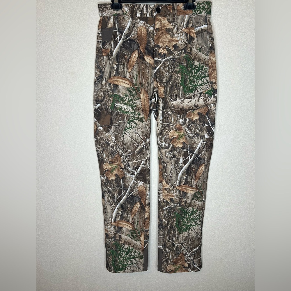 Like new Magellan Men's Multi Trousers